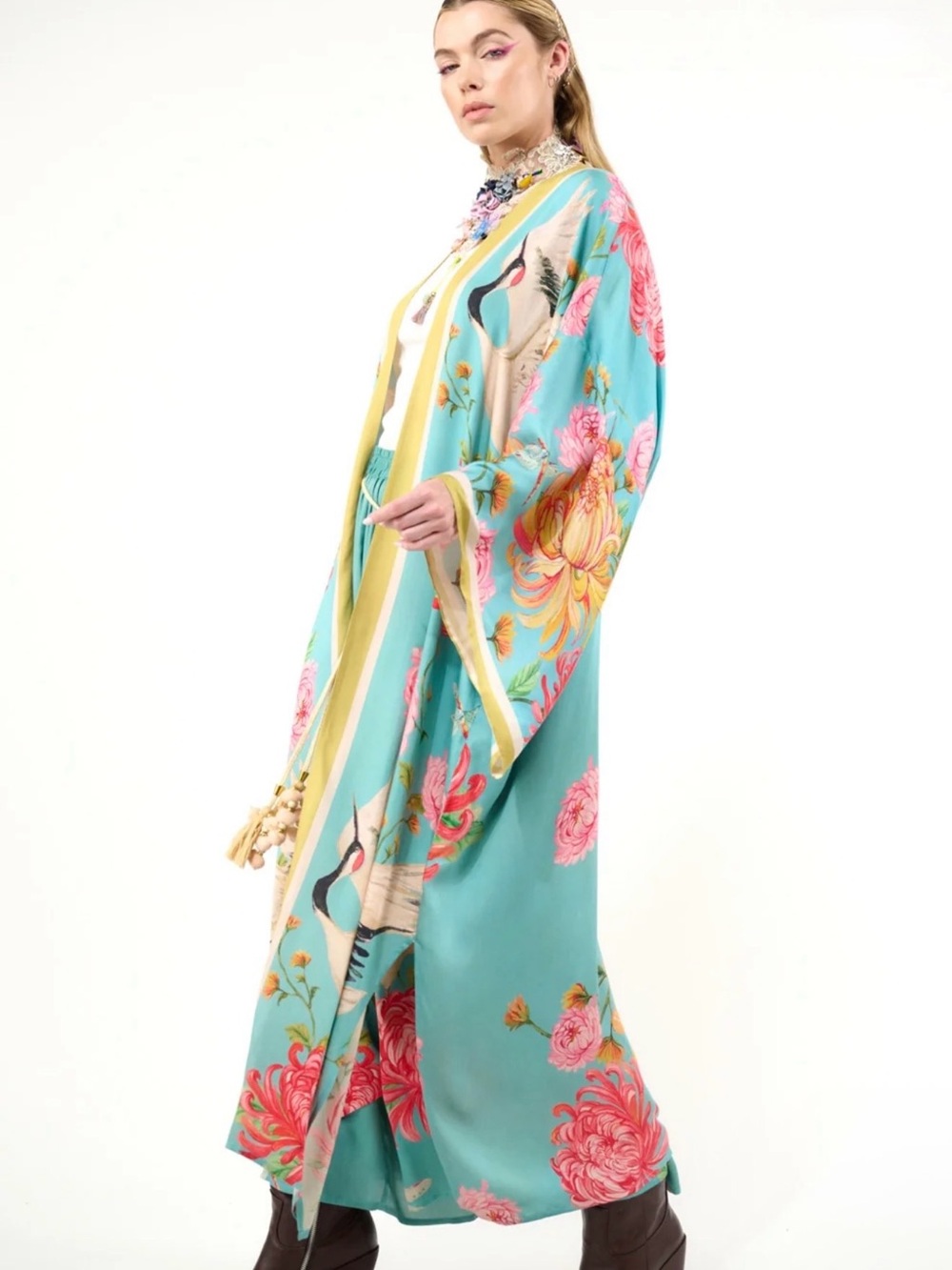 Aratta Legend Of The Crane Kimono in Vintage Emerald #fall #boho #wearableart - Picture 5 of 8